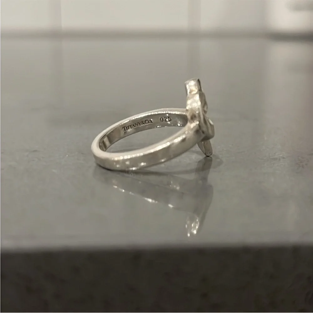 Tiffany & Co. Silver Paloma Picasso Heart Ring - Picture 5 of 10